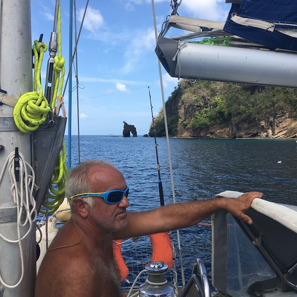 Arrivée à wallilabou Bay - au fond le rocher des pendus