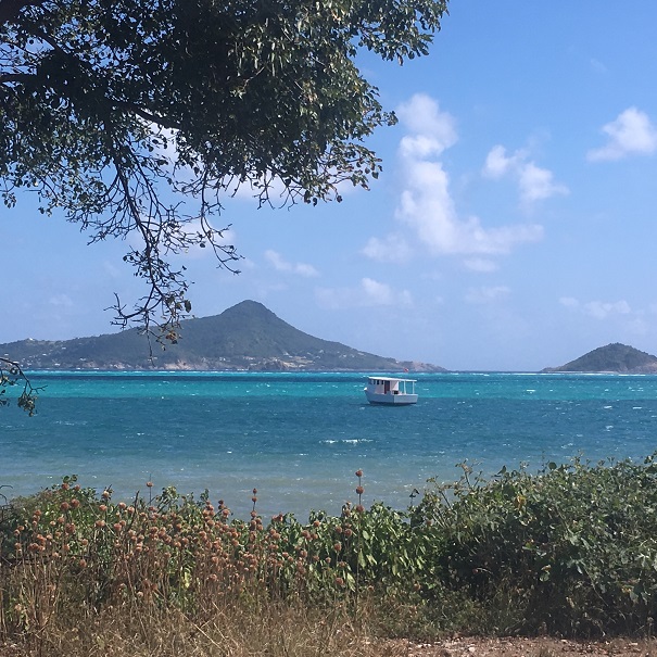 Winward : vue sur le lagon et les îles